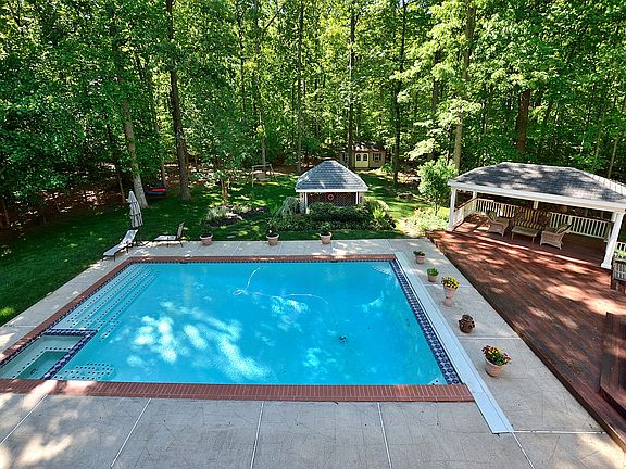 4th image of 7105 Sylvan Glen Ln