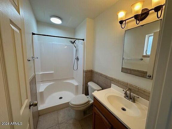 5th image of 1301 W LILY Place