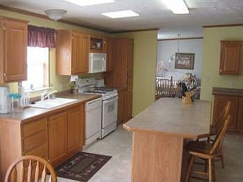3rd image of 605 Kells Ln