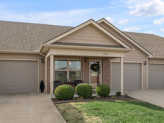 2nd image of 651 Woodside-walk Trl