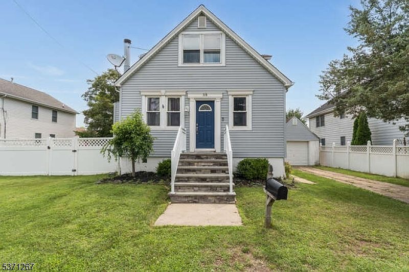 1st image of 318 Marion Pl