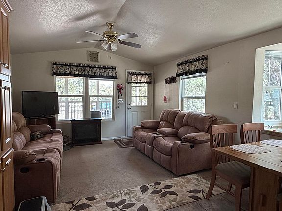 2nd image of 4 Pueblo Largo Cir