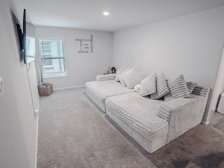 404 Eaton Dr — Photo 13
