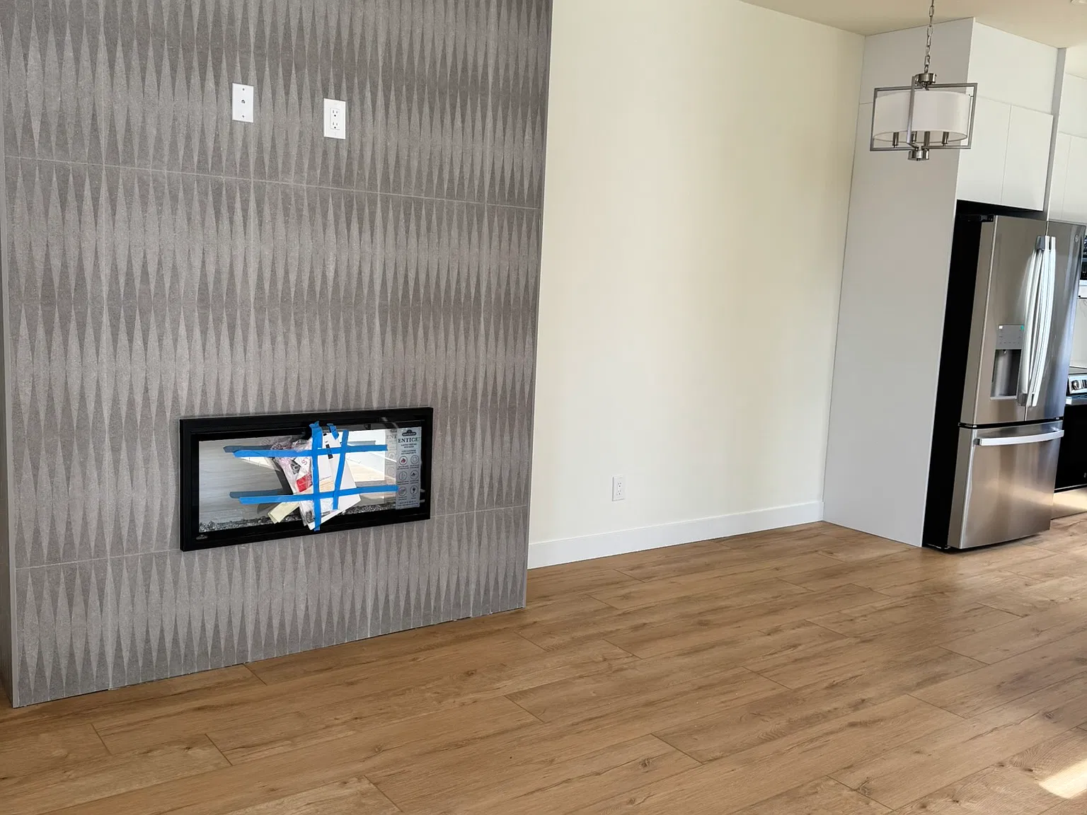 2 bed, 1.5 bath, 864 sqft, $3,300 — Photo 2