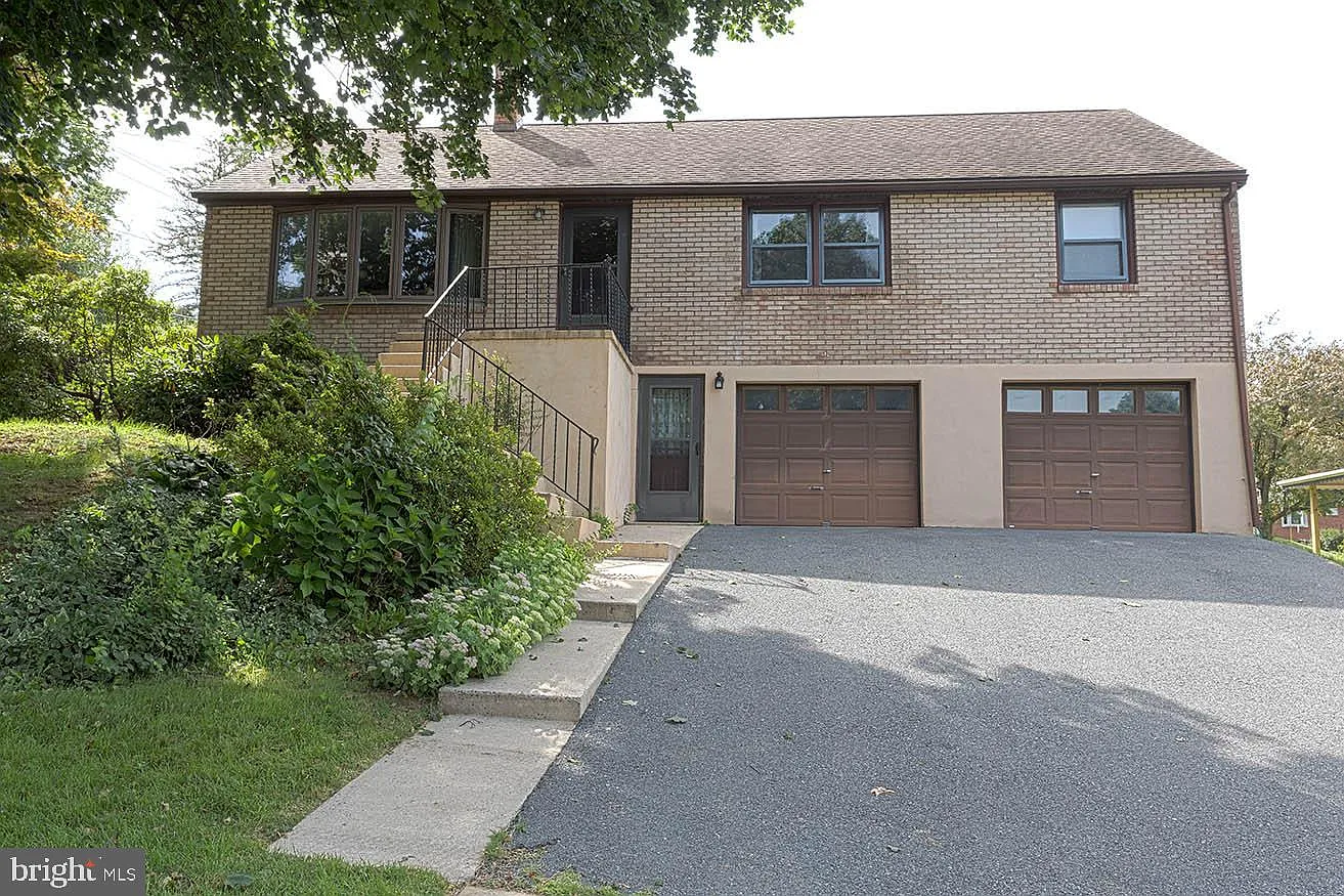 818 Rhodora Ave photo 1