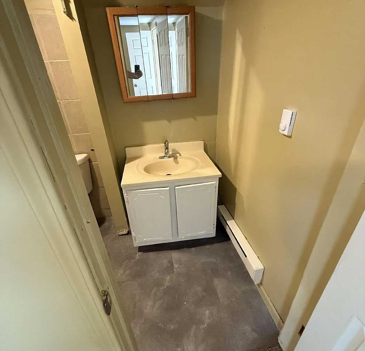1 bed, 1.0 bath, $995 — Photo 2