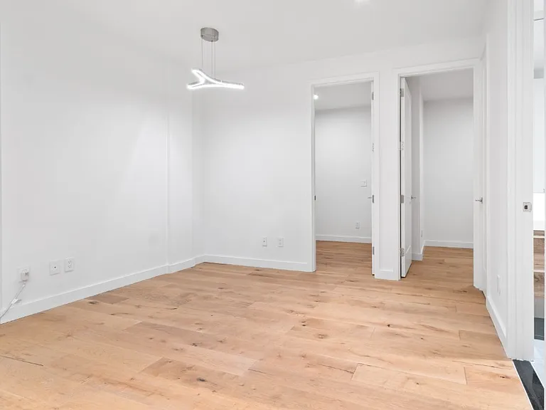 503 W 22nd St #3W — Photo 5