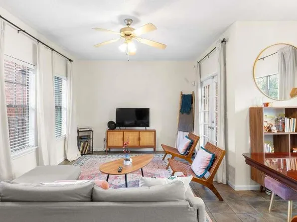 712 W 21st St APT 203, Austin, TX 78705