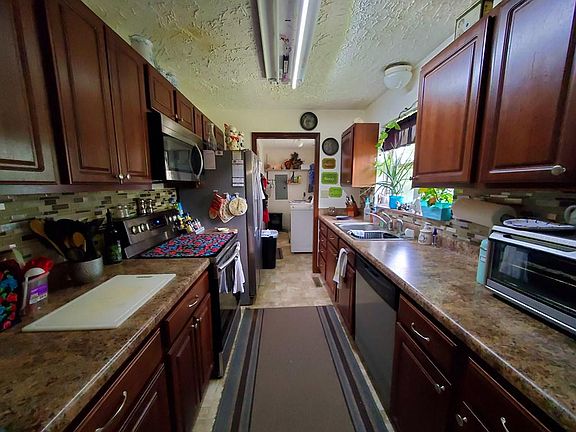 4th image of 319 W 7th North St