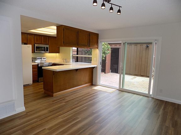 3rd image of 1669 Dalmatia Dr