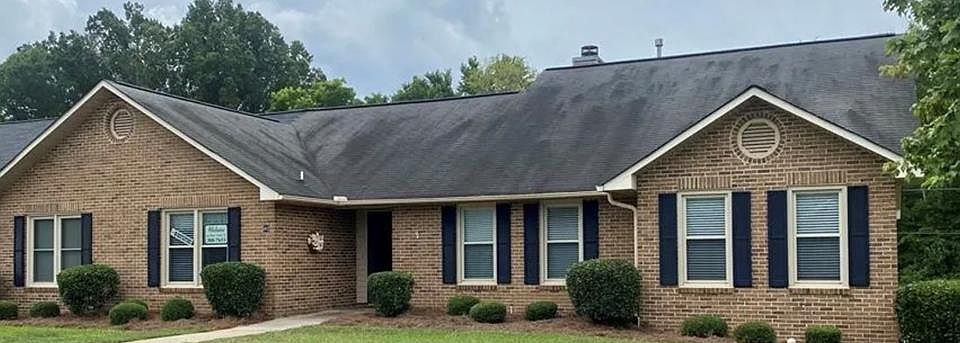 1st image of 402 Heritage West Ct