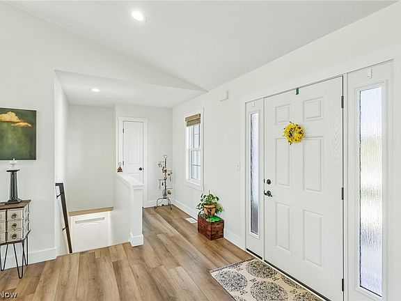 4th image of 533 E Lakewood Dr
