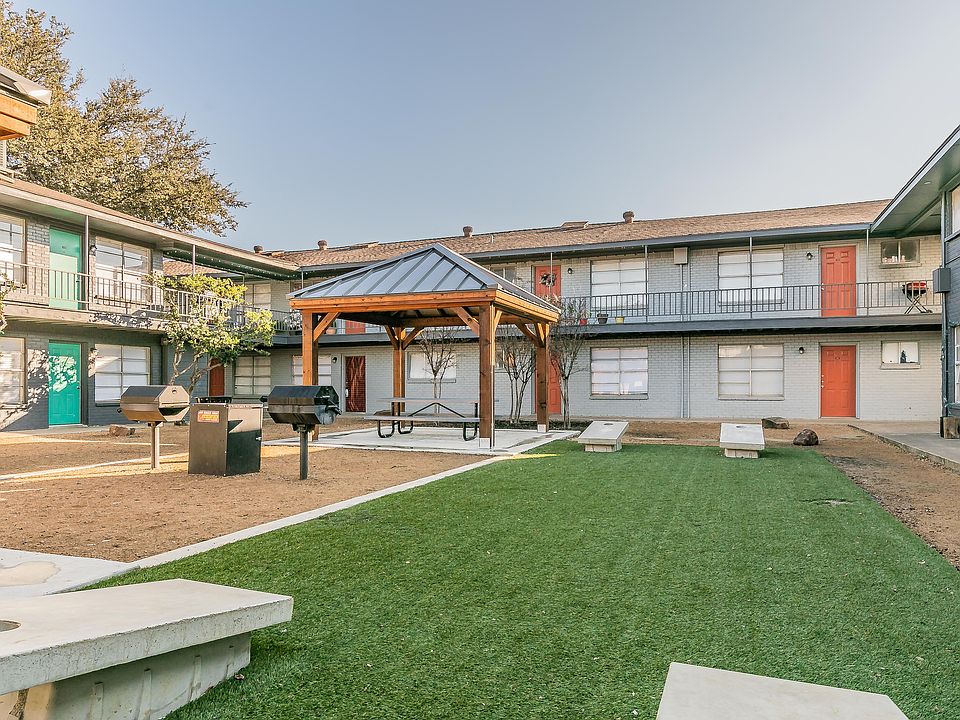Play cornhole at Chapel Creek Apartments in Dallas