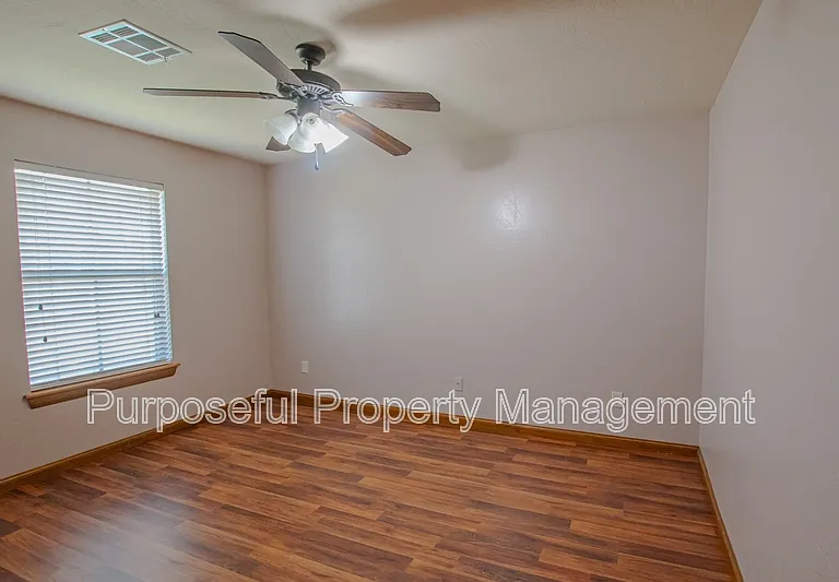 8833 NW 114th Cir — Photo 10