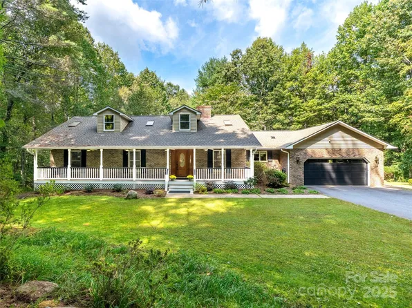 331 Thomas Rd, Hendersonville, NC 28739