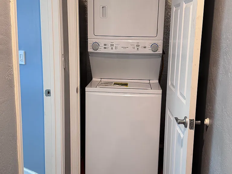 408 California St #1 — Photo 11