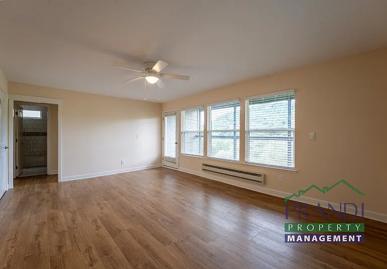 109A Live Oak Ave — Photo 3