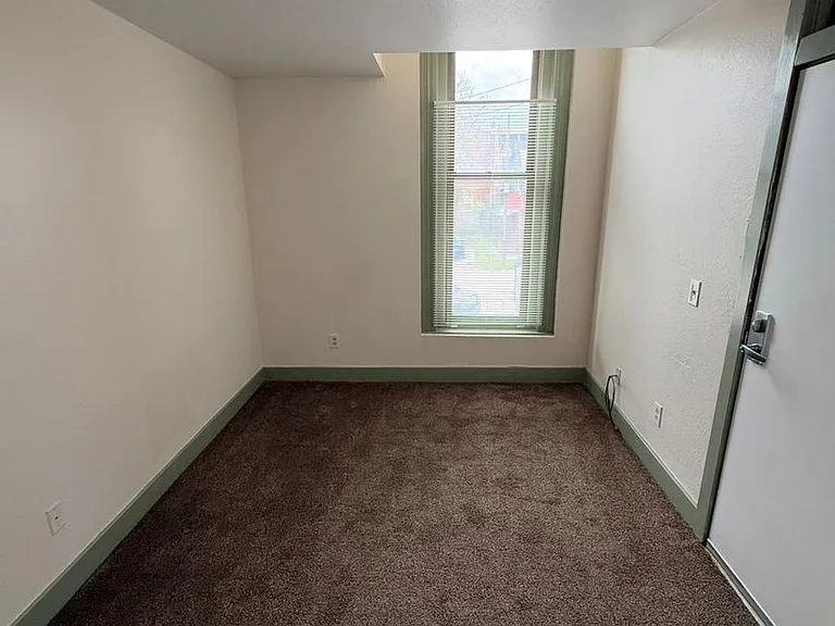 1007 N Summit St — Photo 7