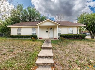 806 Saint Michael St, Gonzales, TX 78629