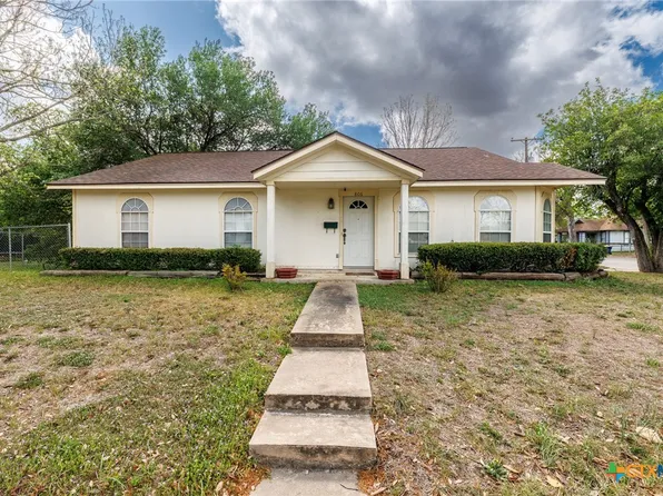 806 Saint Michael St, Gonzales, TX 78629