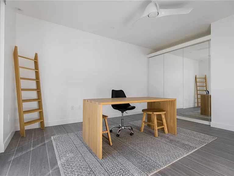 2210 Newport Blvd #302 — Photo 14