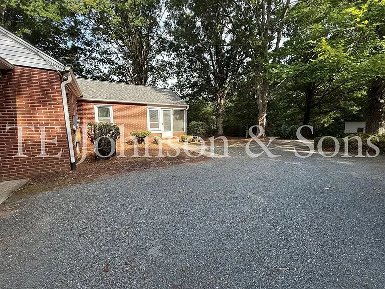 5535 Robinhood Rd — Photo 41