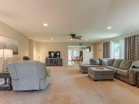 4th image of 8012 Talbert Ct