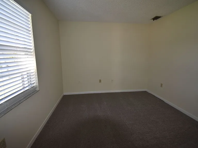 1039 Branchwood Dr — Photo 15