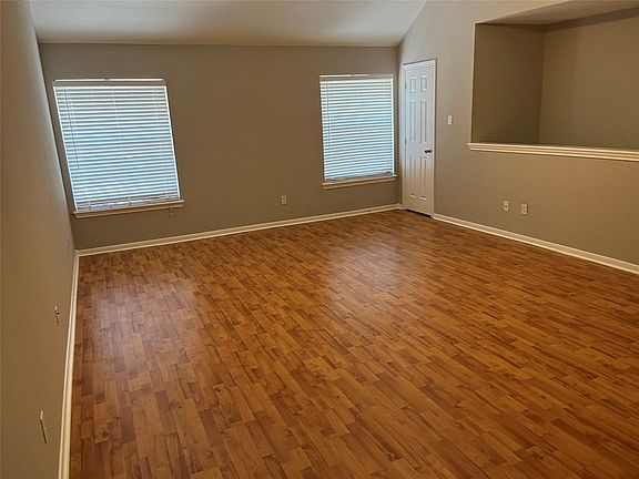 5th image of 114 Pendelton Place Cir