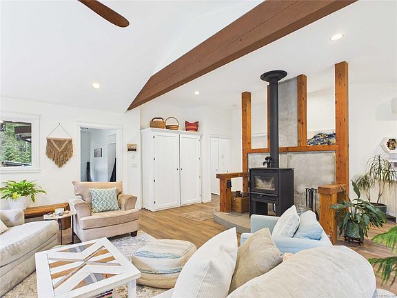 5th image of 375 Baylis Rd