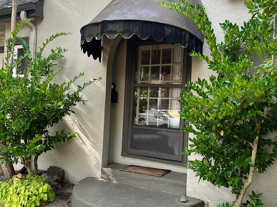 NE Laurelhurst Pl