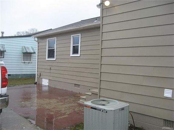 3rd image of 1821 Trenton St