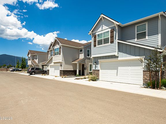 4th image of 864 Furlong Dr