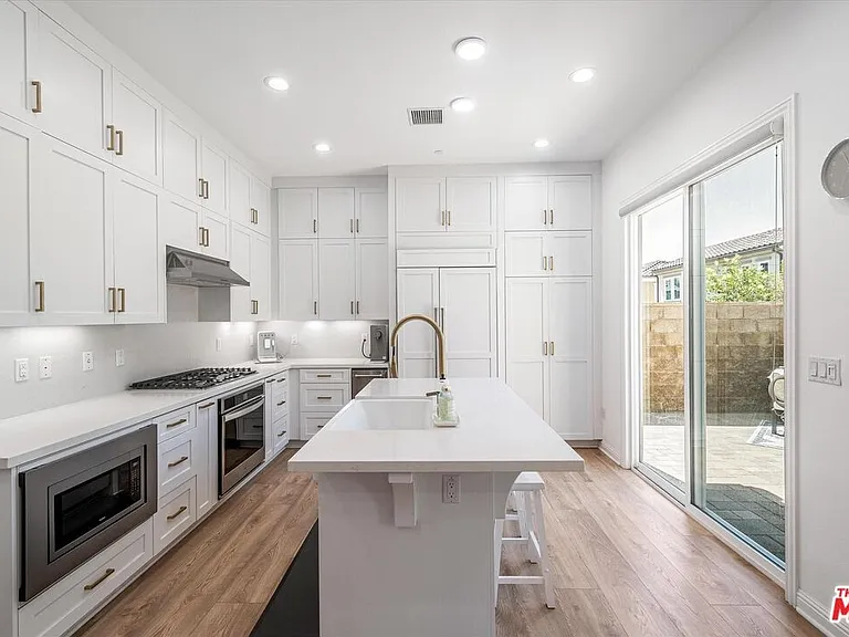20646 W Chestnut Cir — Photo 1