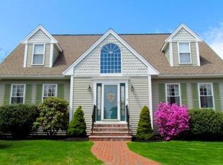 35 Beacon St, Stoneham, MA 02180