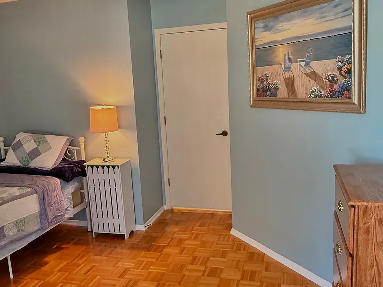 2302 Wyndam Dr — Photo 9