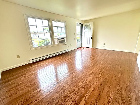 2nd image of 103 Green Park Dr