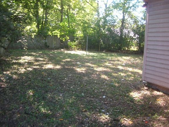 3rd image of 3315 Rosamond Ave