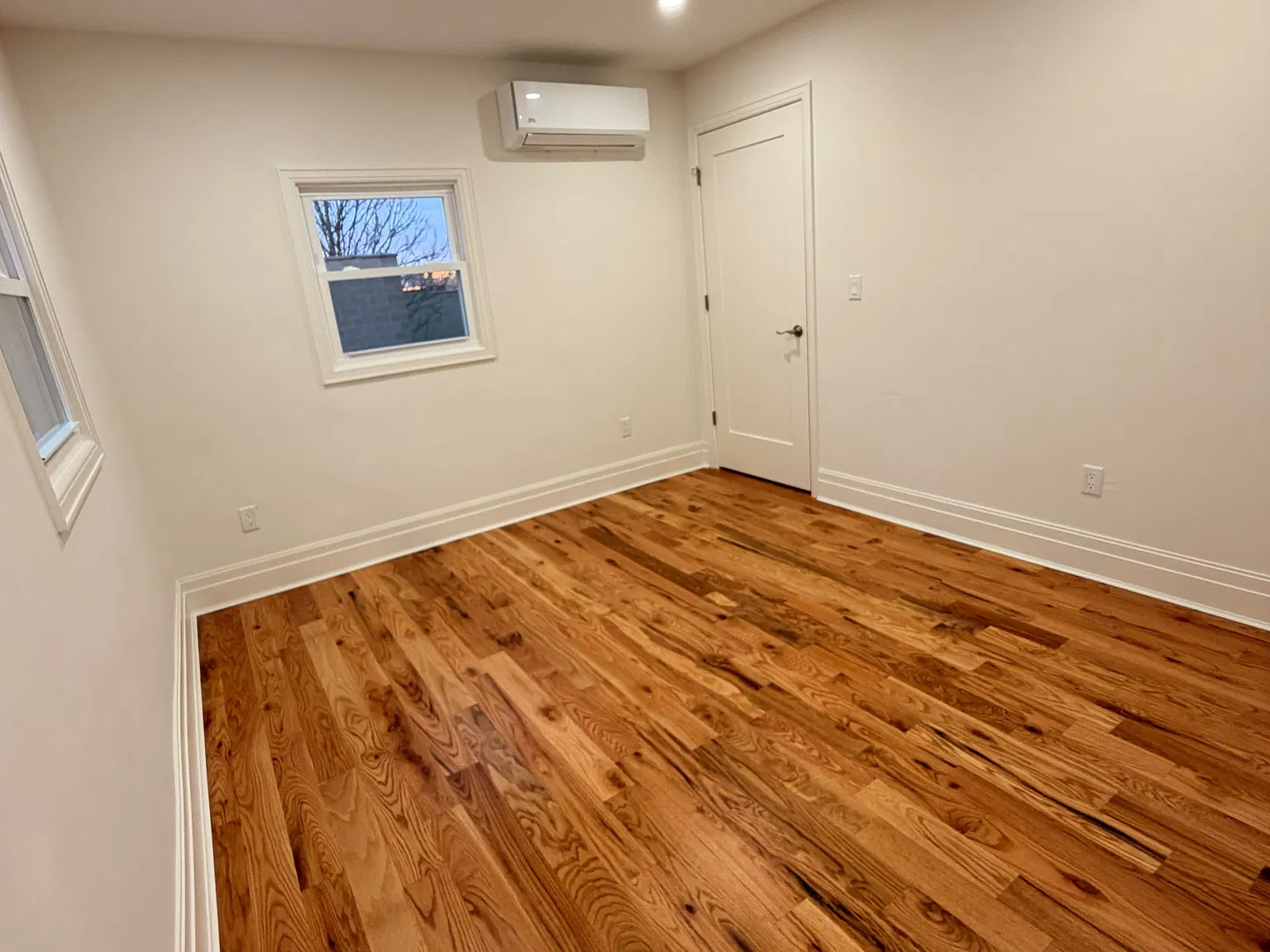 3 bed, 1000 sqft, $2,700 — Photo 4