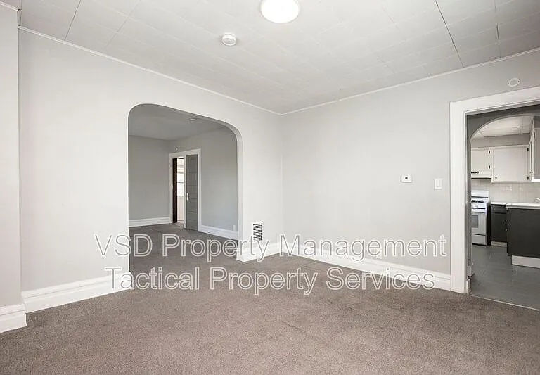 8204 Vineyard Ave #UP — Photo 12