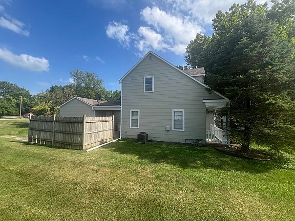 2nd image of 603 Sunset Ave