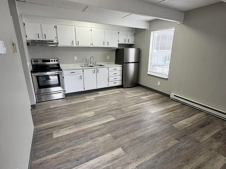 559 Brookside Ct — Photo 10