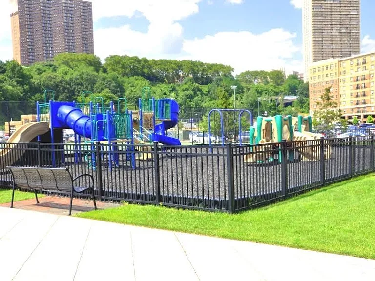 26 Avenue At Port Imperial #402 — Photo 32