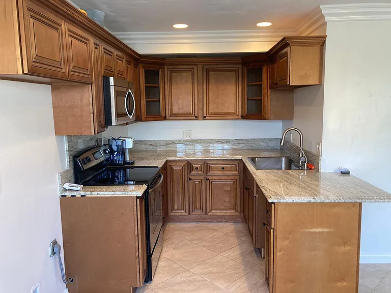 1455 Deauville Pl — Photo 3