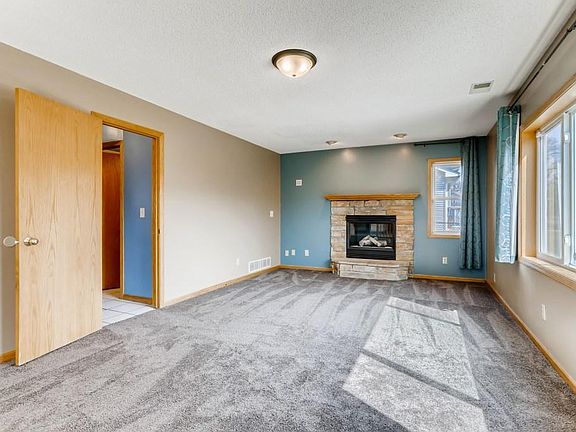 5th image of 1698 126th Ave NE
