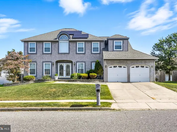 12 Spring Mill Dr, Sewell, NJ 08080