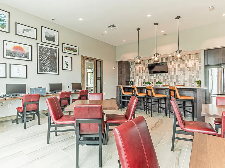 Crossroad Commons — Photo 9