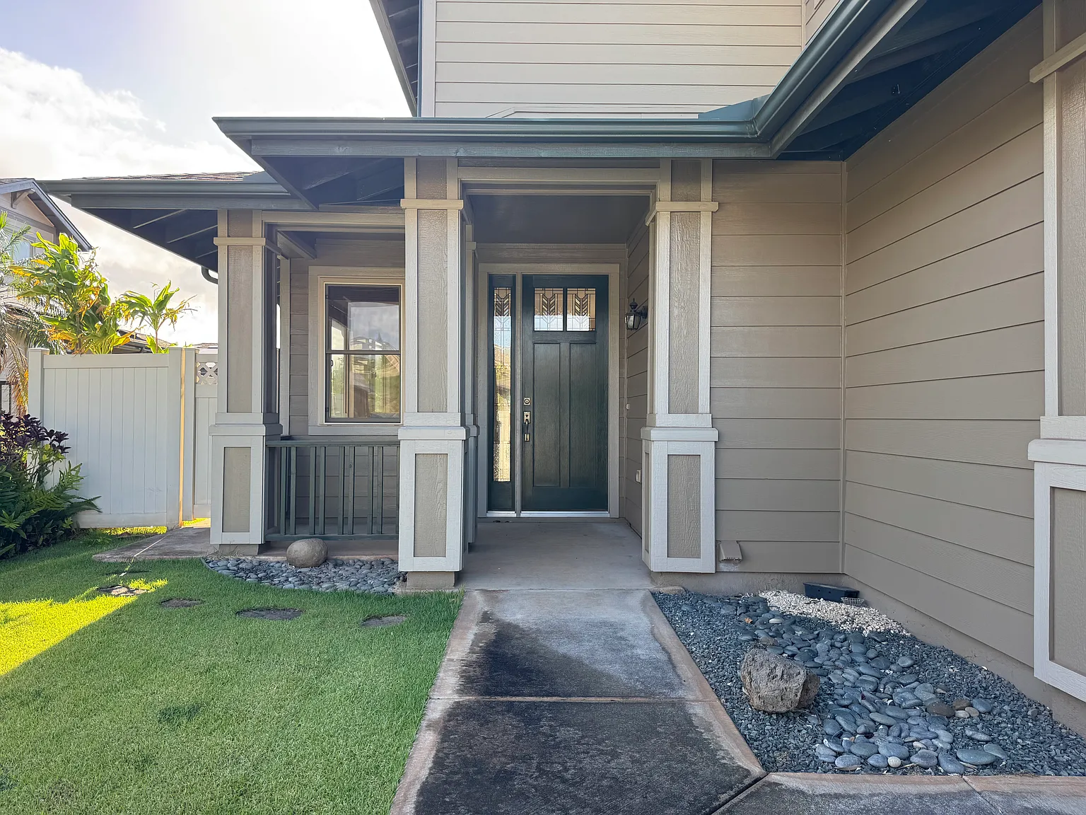 4 bed, 2.5 bath, 1588 sqft, $4,480 — Photo 3