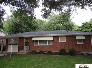 542 Skyway Rd, Lincoln, NE 68505