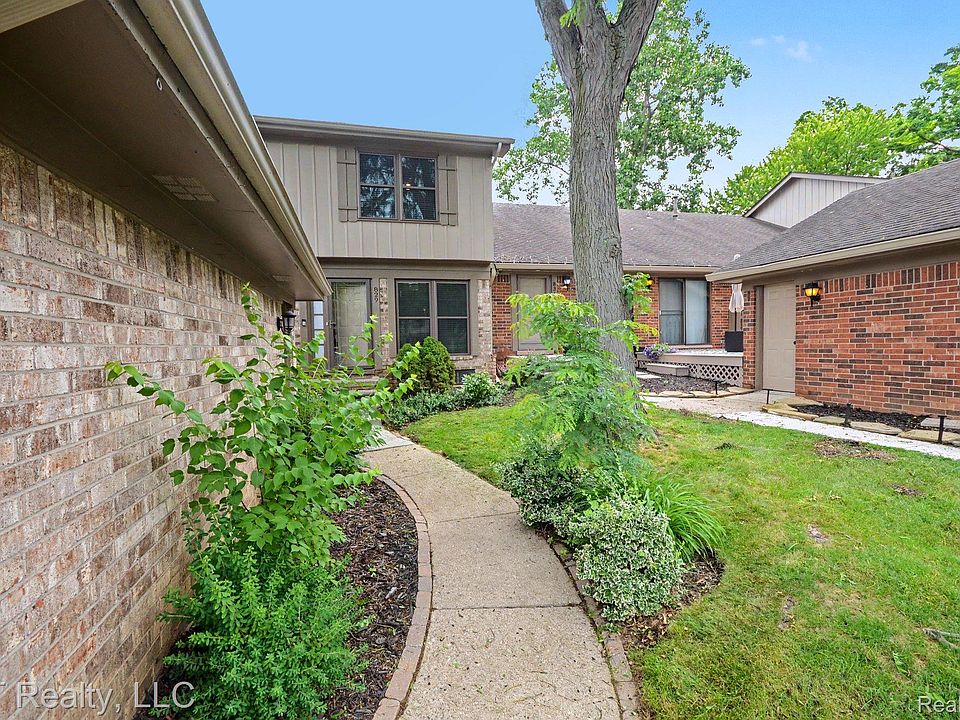 1st image of 829 Langdon Ct
